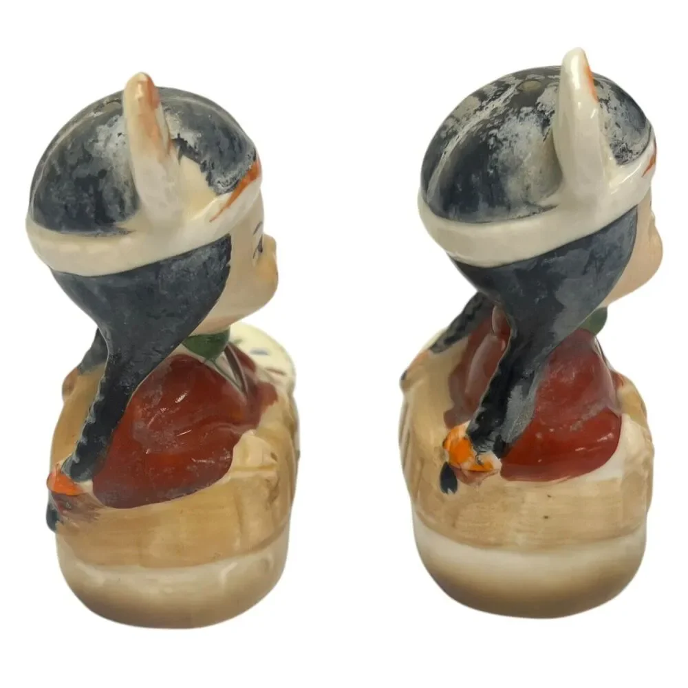 Vintage 1950s Salt & Pepper‎ Shakers Native American Indian Girls Moccasin Japan